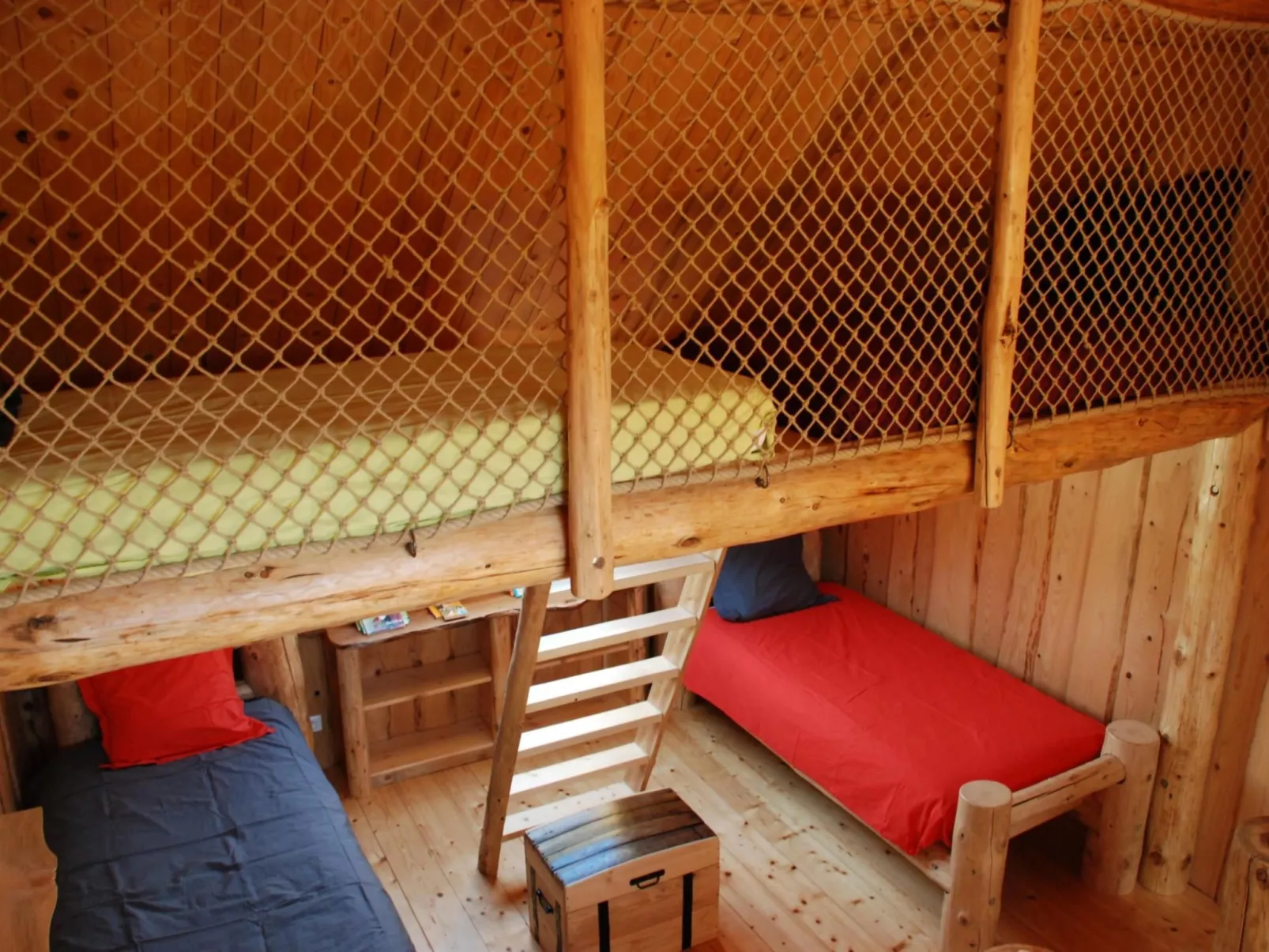 "Au Crêt du Bois" (Auf dem Wald)-Binnen