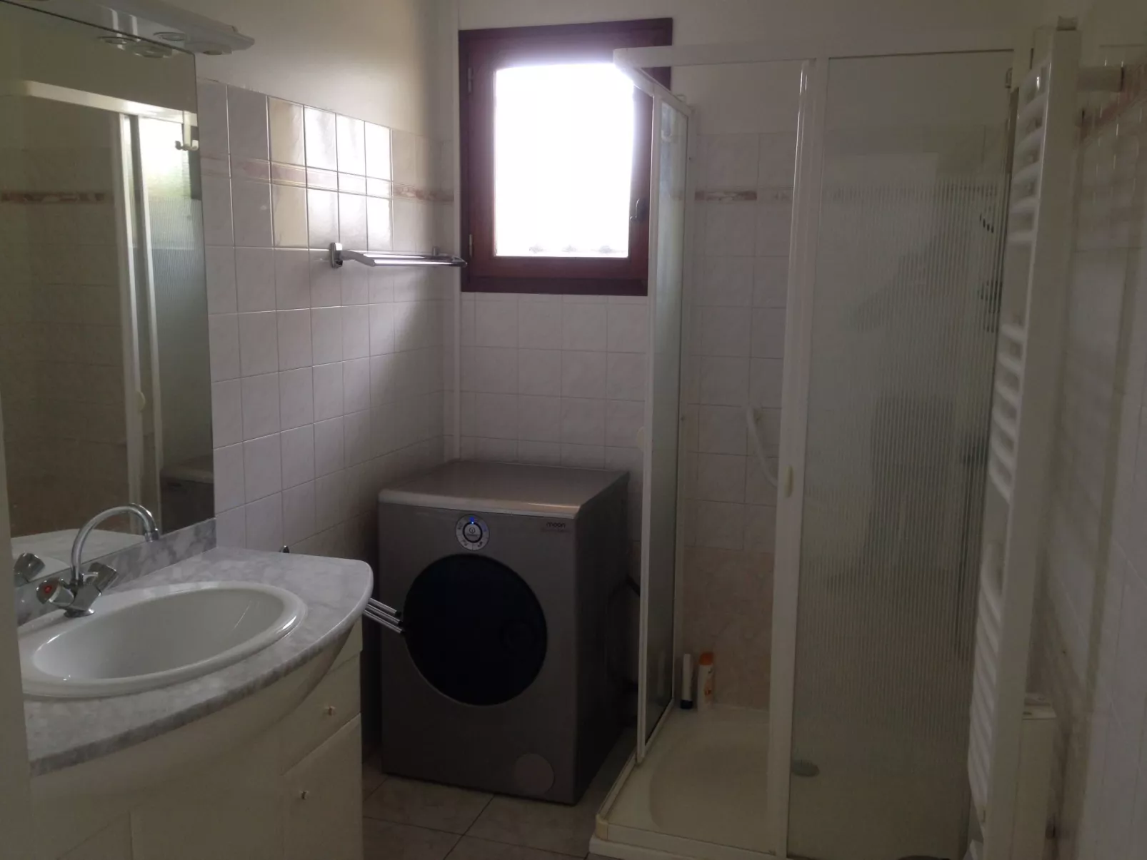 Warmherziges Haus mit ebenerdigem Zugang-Binnen