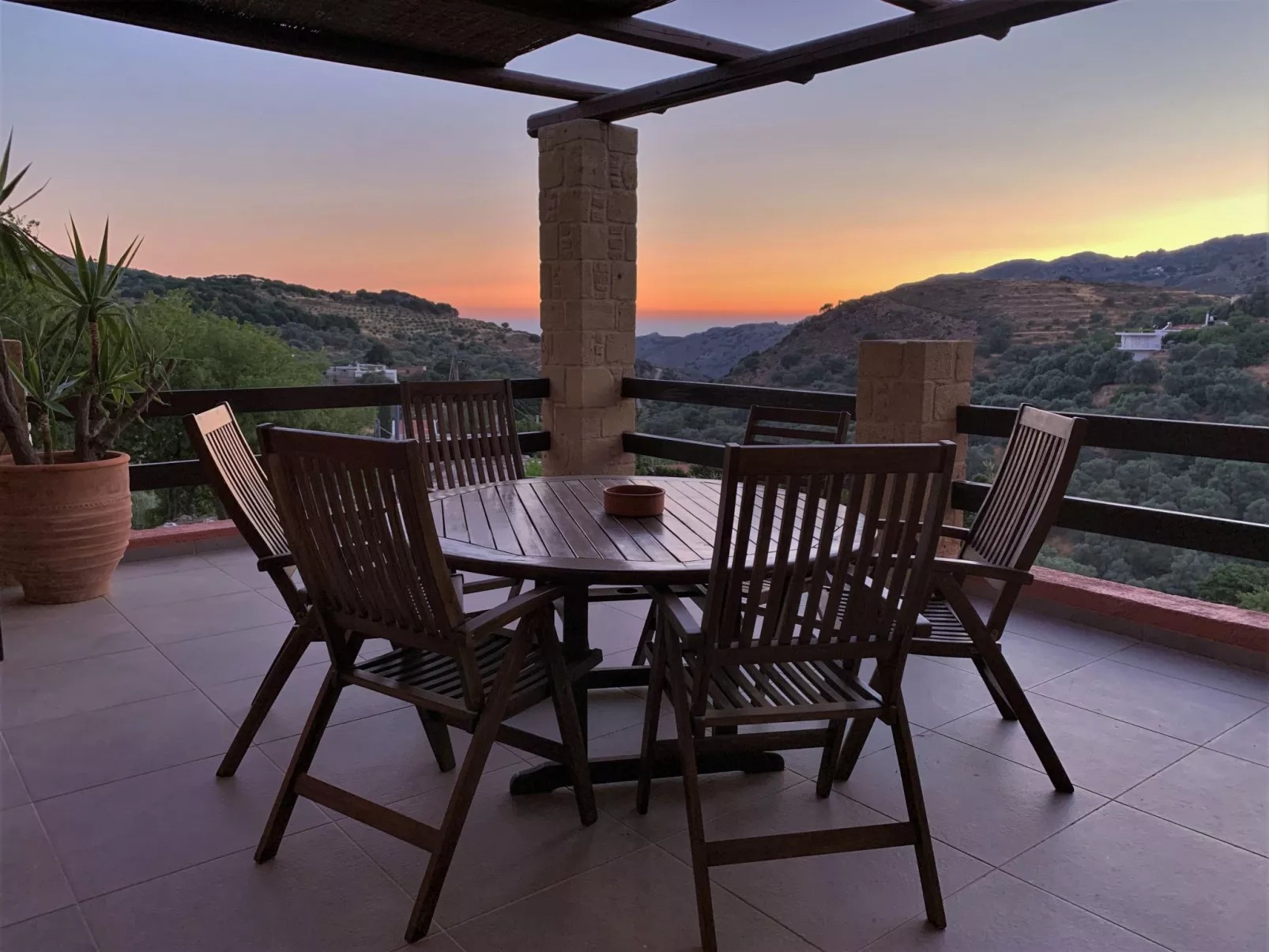 Geräumige Villa mit Pool nur 12km vom Strand entfernt-Buiten