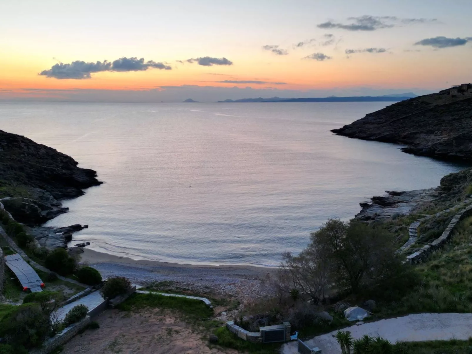 Ruhig gelegene Wohnung mit Meerblick an einem abgelegenen Strand-Image-tags.info