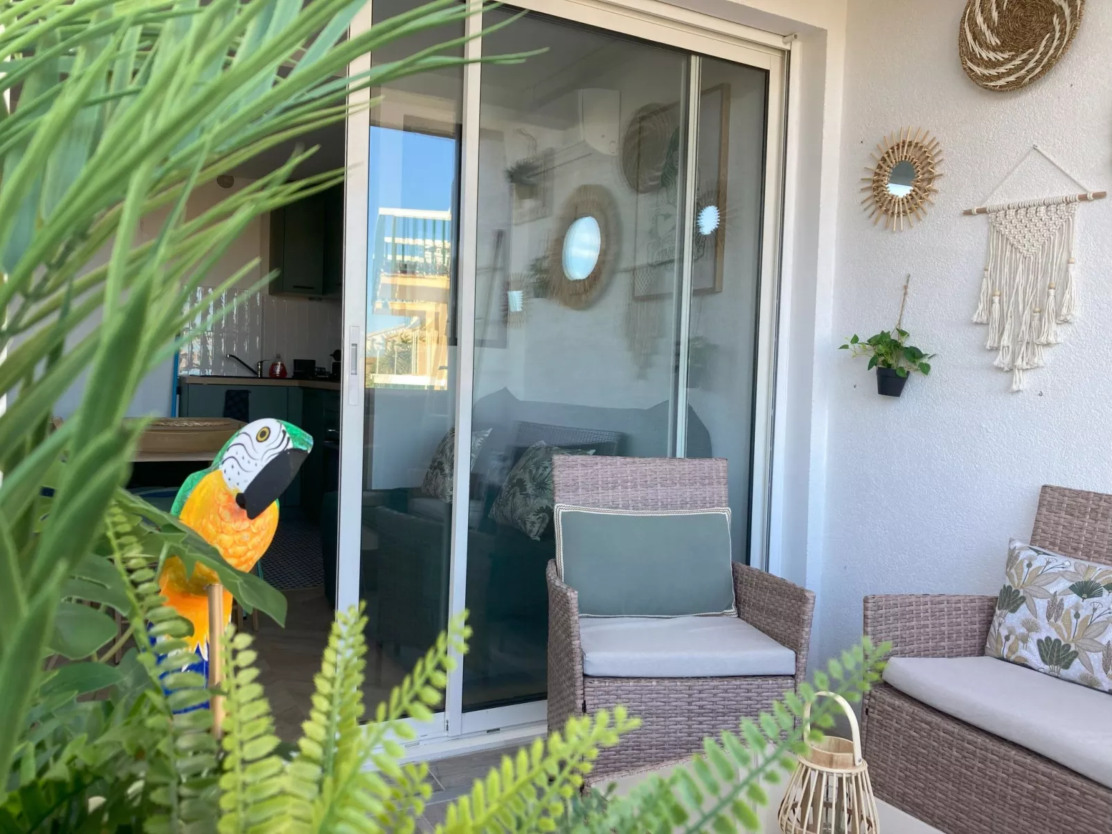 Seaside Tropical Duplex mit Pool