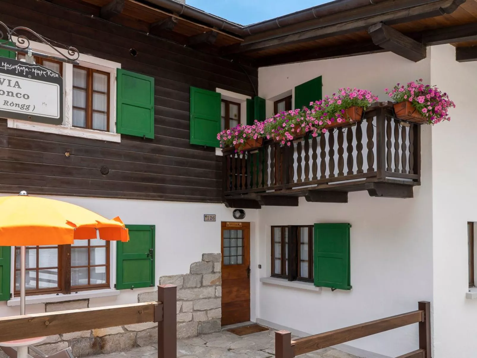 Wohnung im Dorfzentrum Ronco 2-Buiten