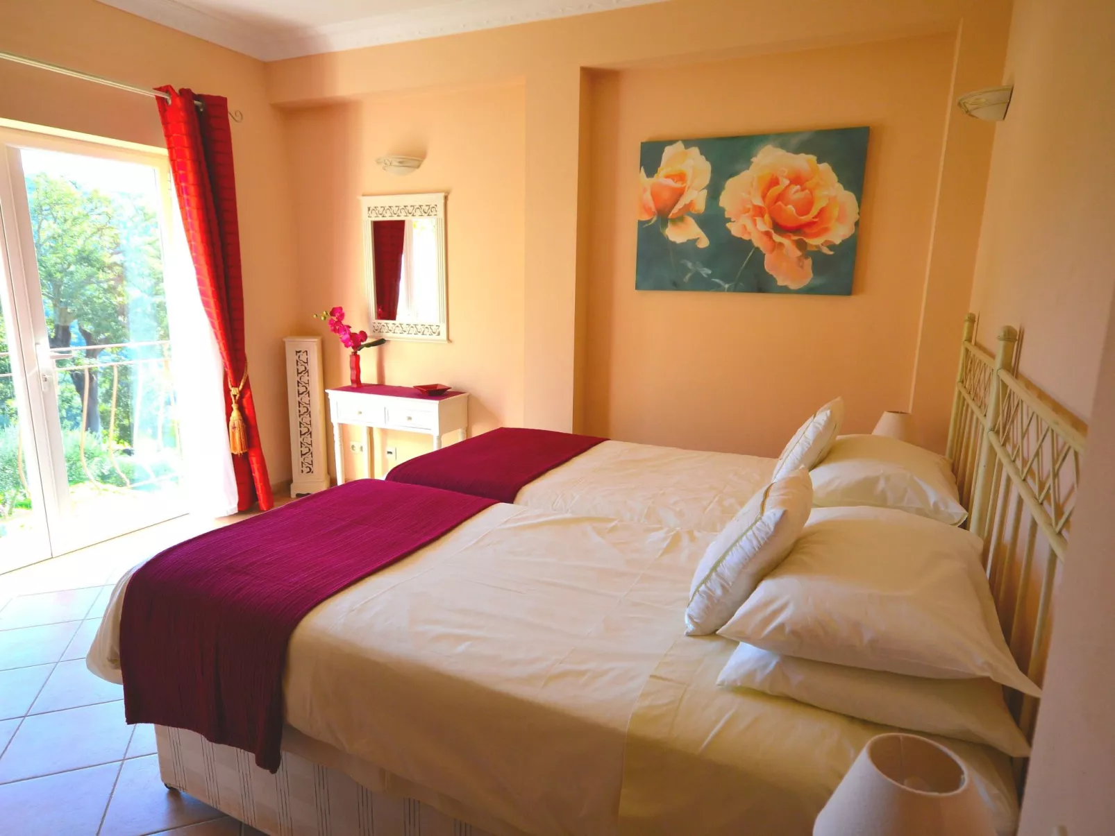 Luxuriöse Privatvilla mit Infinity-Pool-Binnen