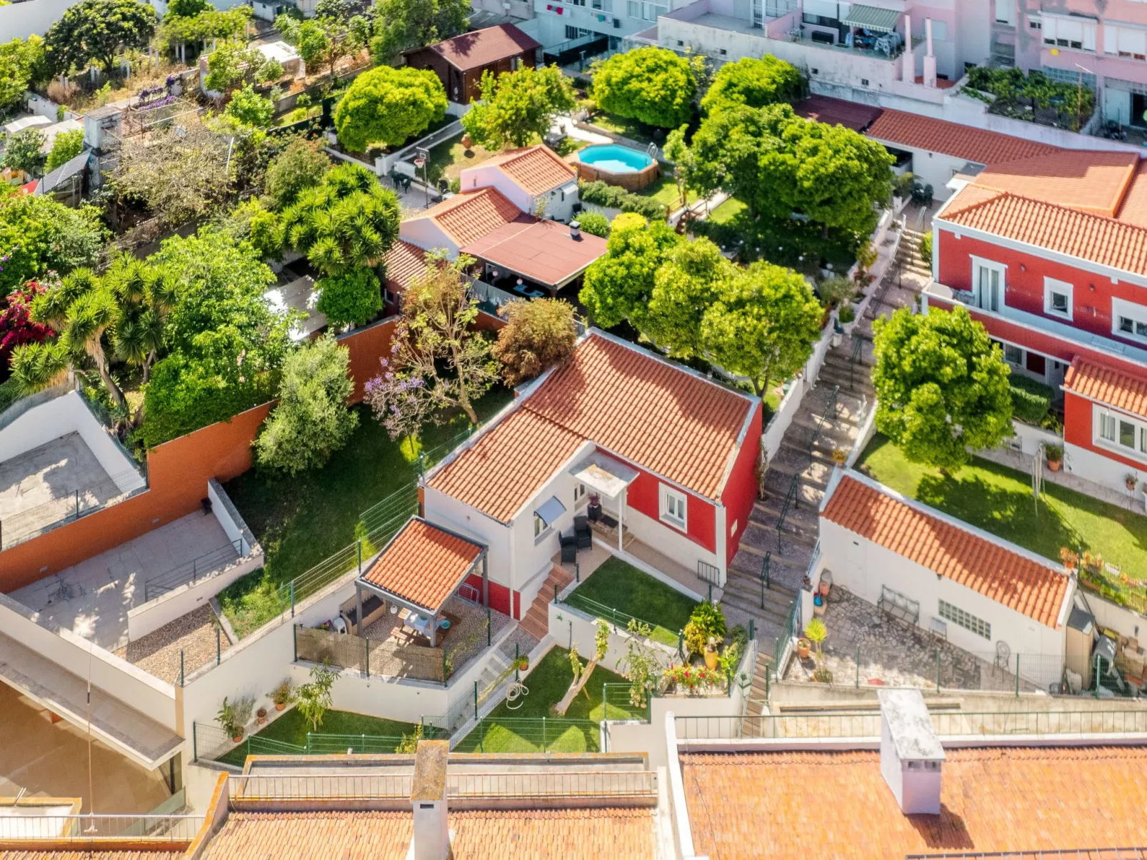 Nette Wohnung mit Kleinem gemeinsamem Pool - Buiten