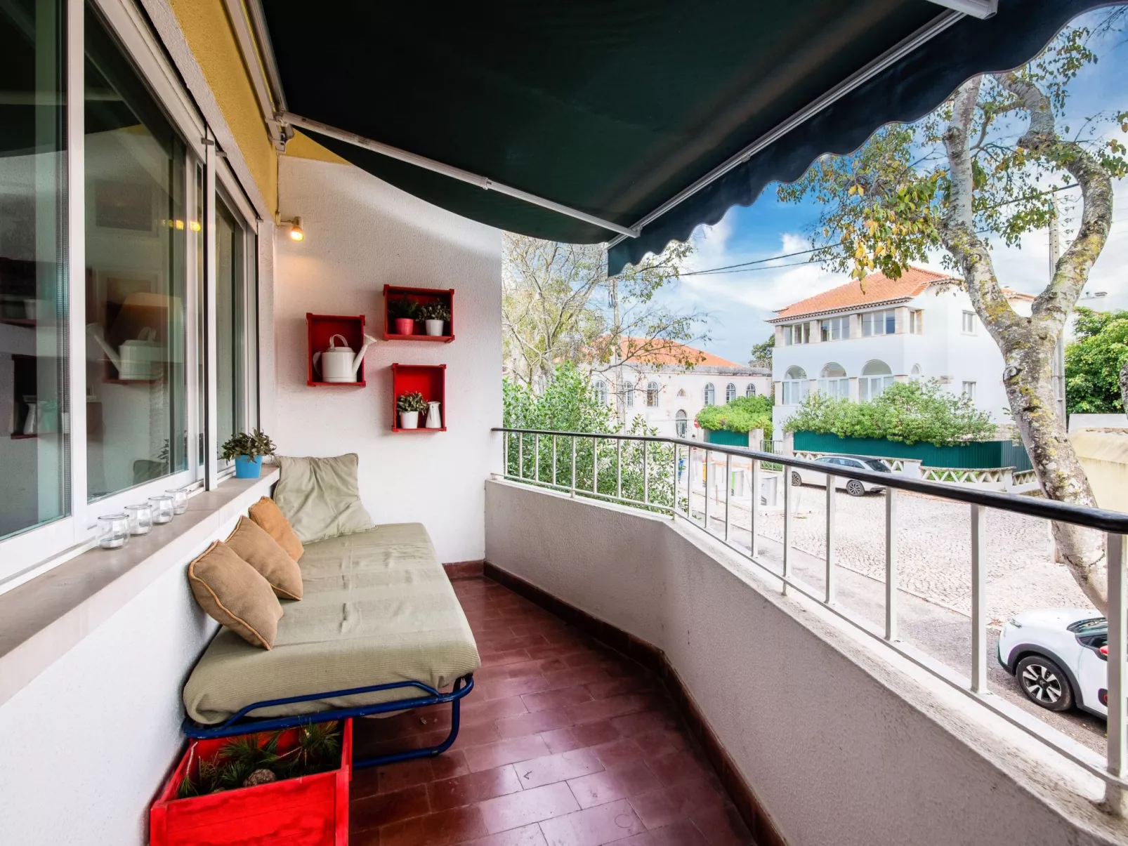 Neue, lichtdurchflutete Wohnung im Zentrum-Binnen