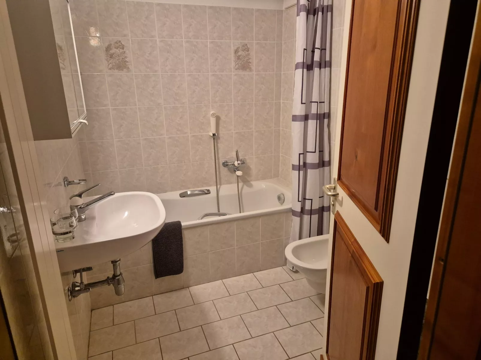 Executive mit 6 Schlafzimmern und 2 Bädern-Binnen