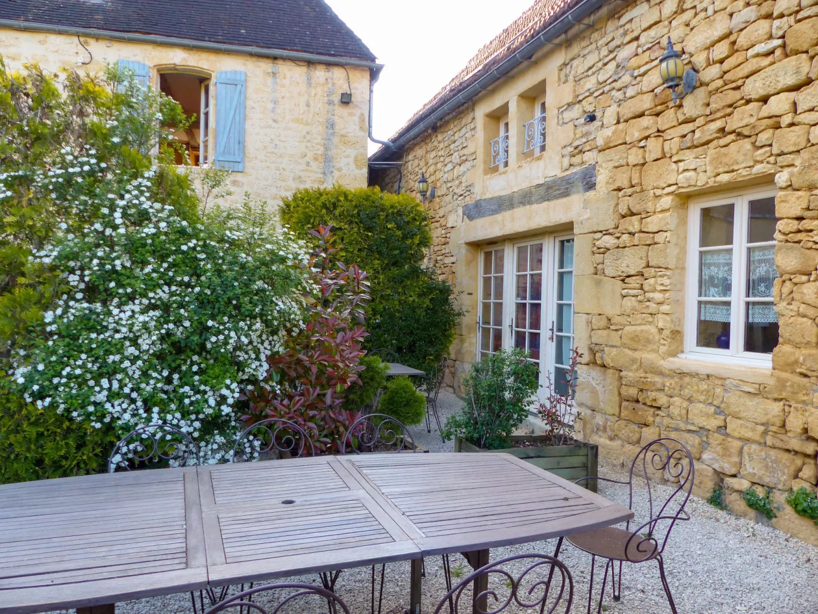 Ehemaliger Bauernhof Le Bonheur in Sainte-Mondane-Buiten