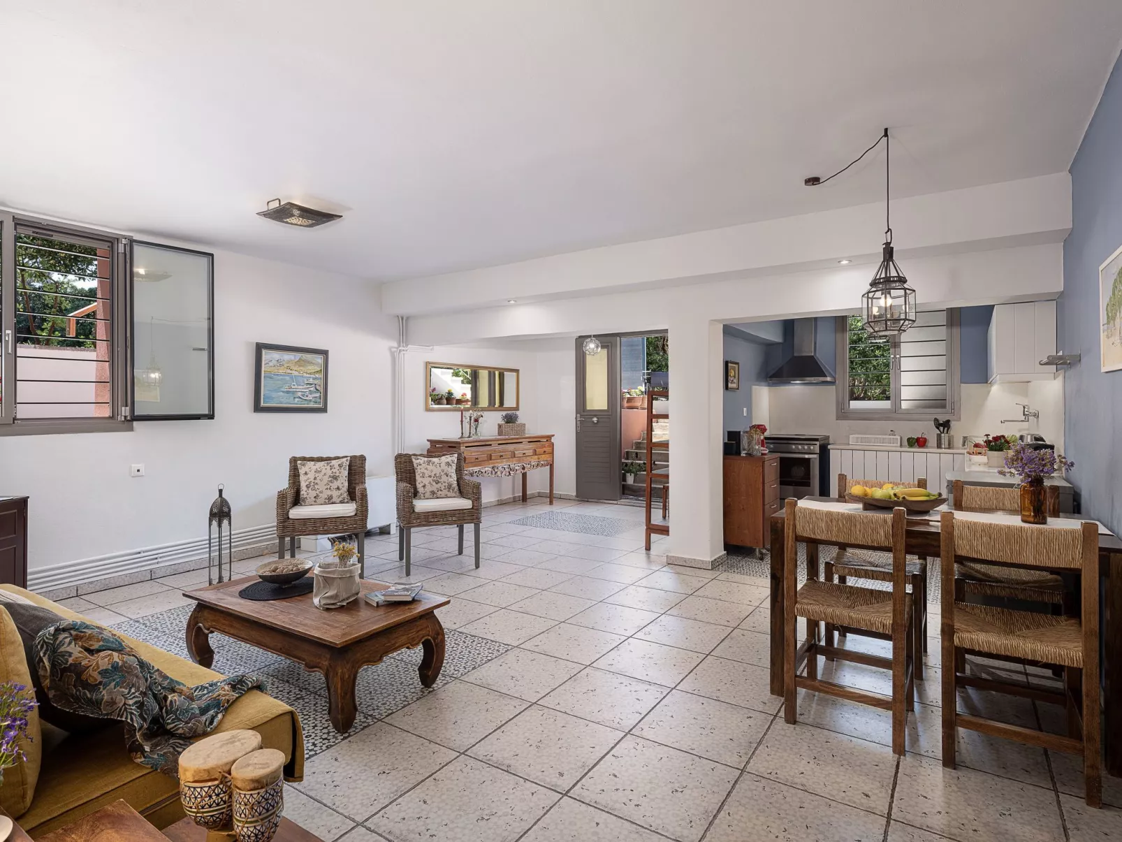 Am Strand mit Pool für eine oder zwei Familien-Binnen