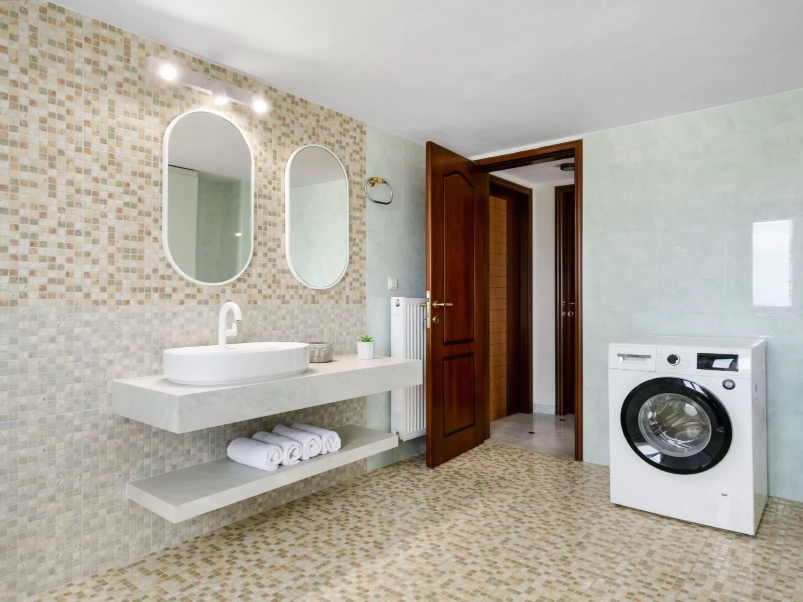 Villa mit Meerblick und privatem Pool, BBQ 1,5km vom Strand entfernt-Image-tags.info