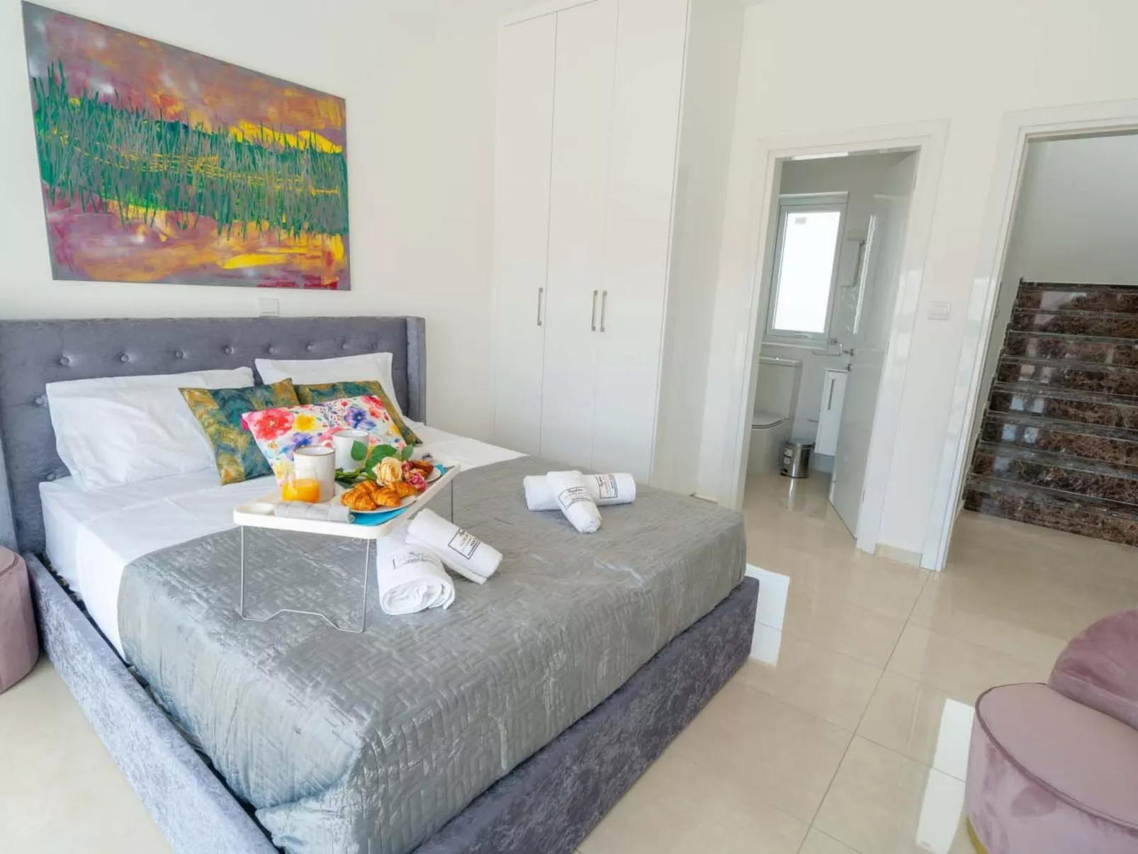 Luxuriöse Villa mit 4 Schlafzimmern, privatem Pool und Whirlpool-Binnen