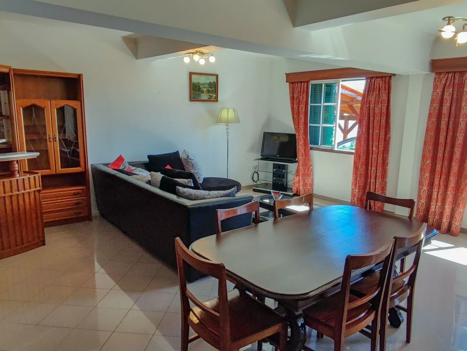 Die lustige und entspannende Wohnung mit Terrasse und Aussicht-Image-tags.info