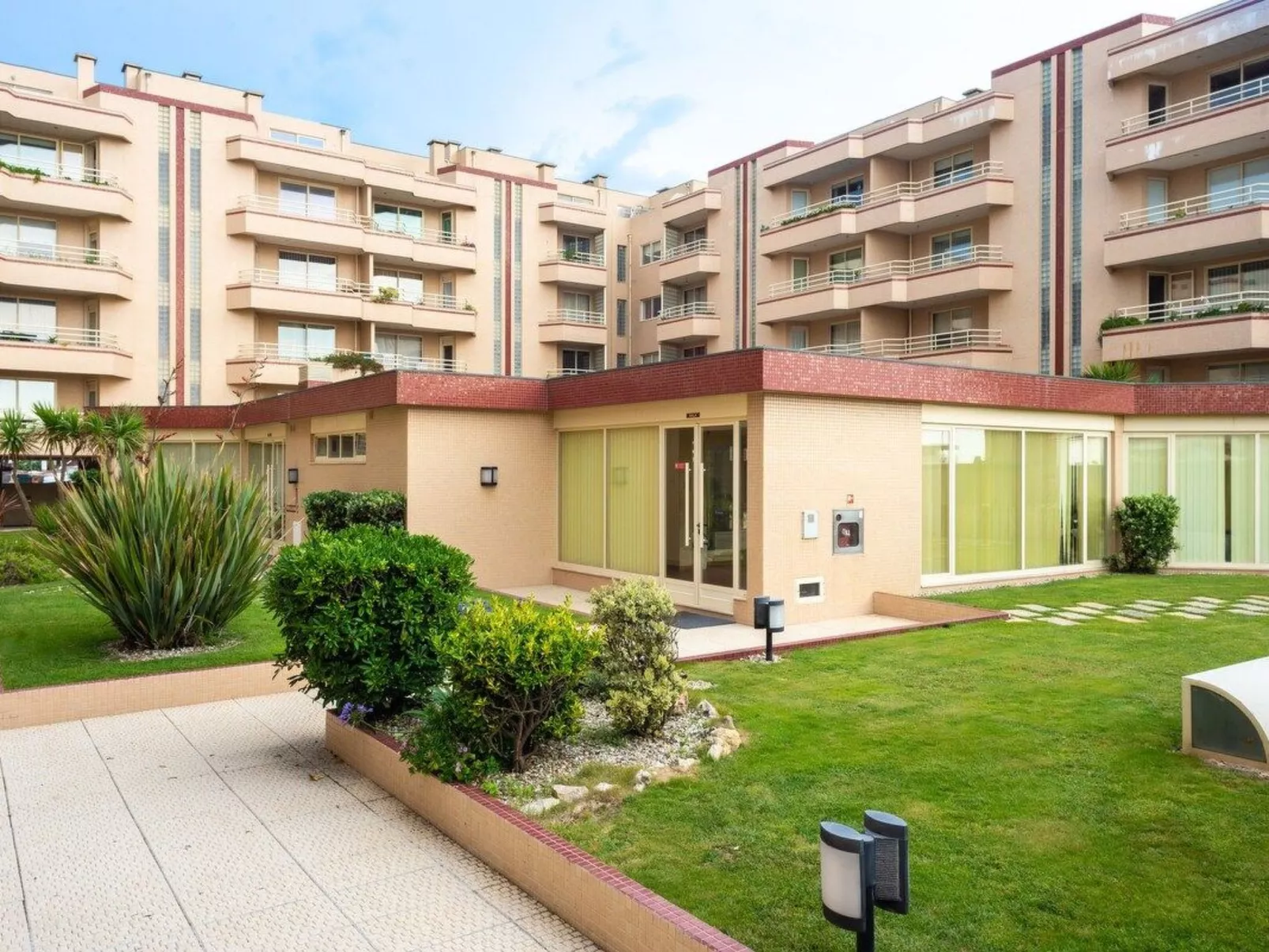 Meerblick Erste Linie mit 2 Pools 4-Buiten