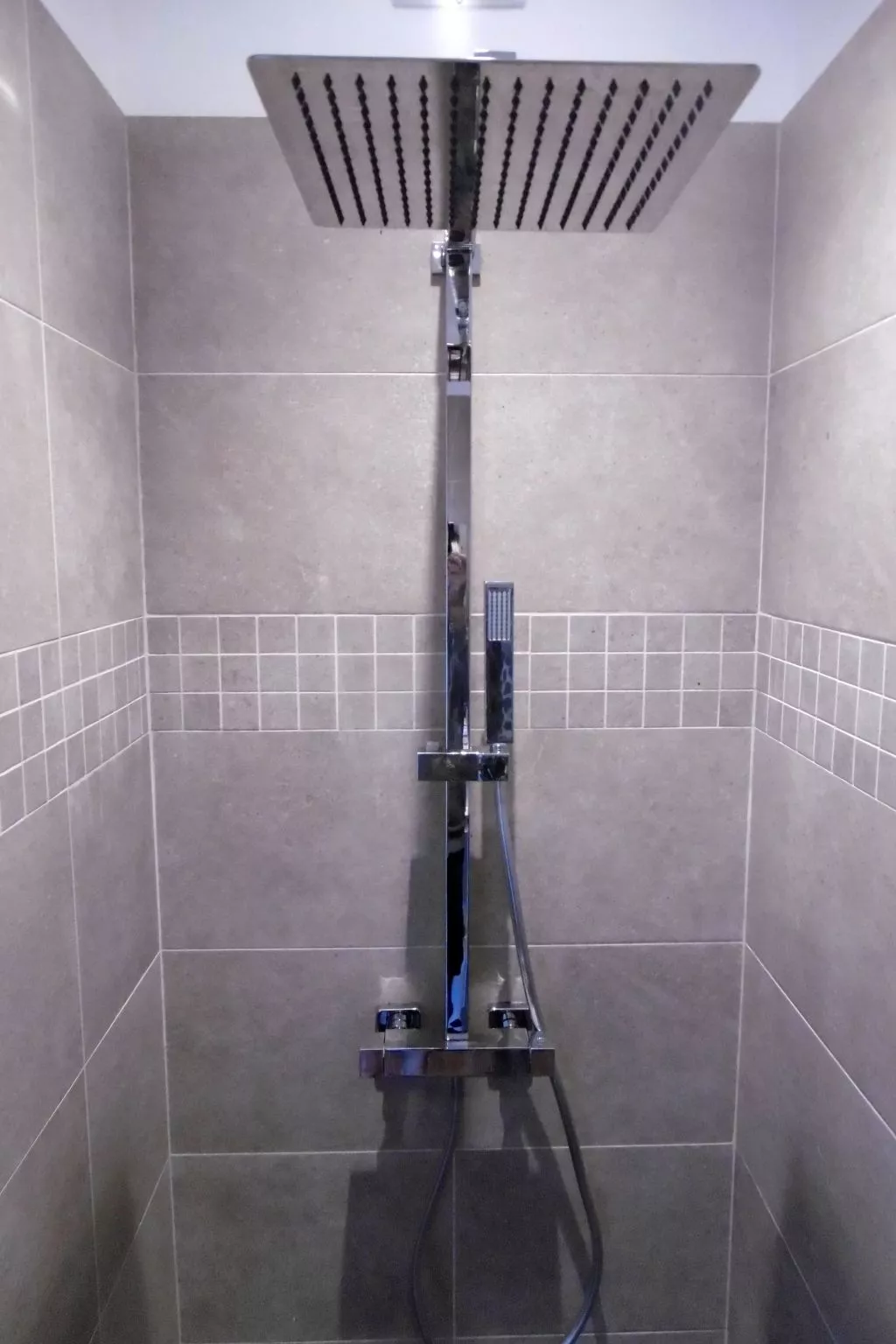 Appartement mit Infinity-Pool-Binnen