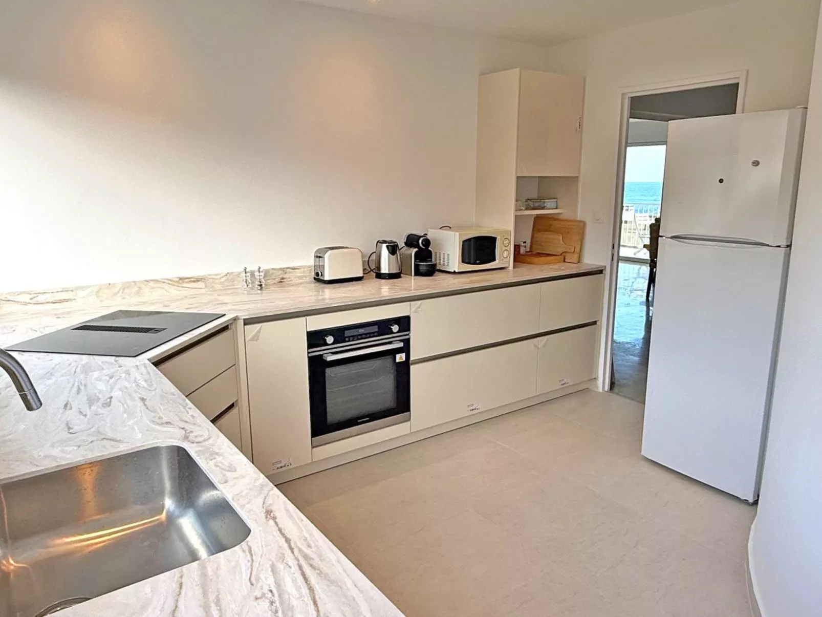 Appt T3 - 4 pers - Vue Mer - Climatisation-Binnen