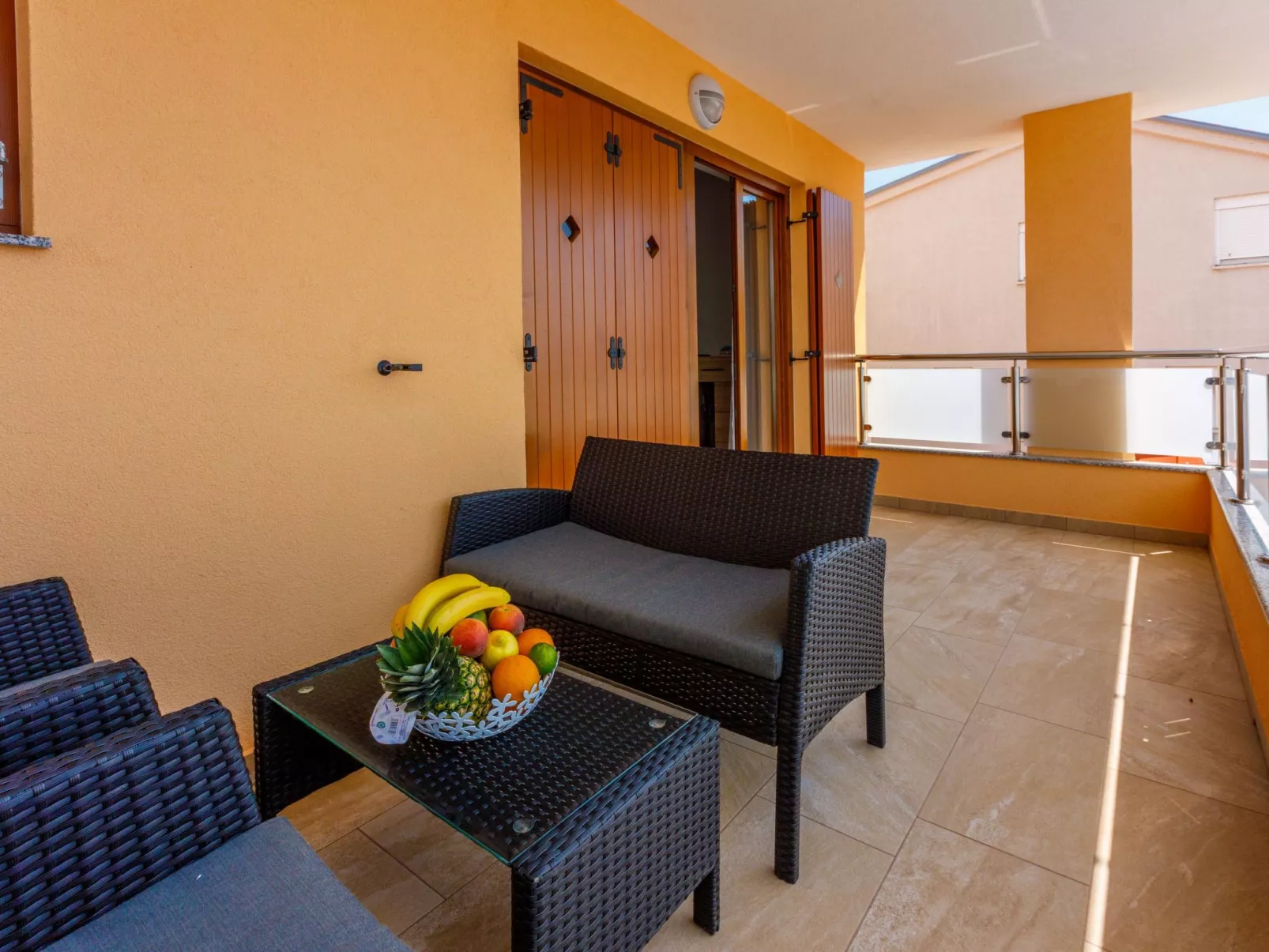 FeWo mit privatem Balkon und Gemeinschaftspool-Image-tags.info