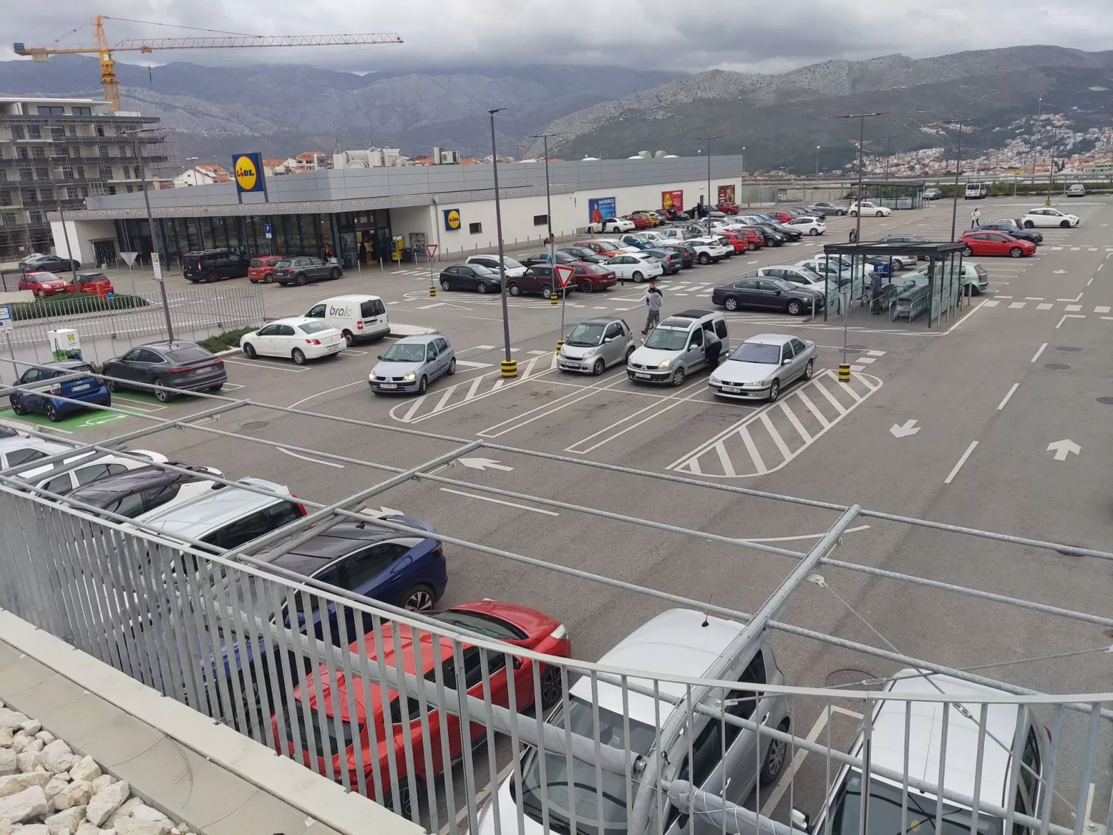 Apartment mit Terrasse-Buiten