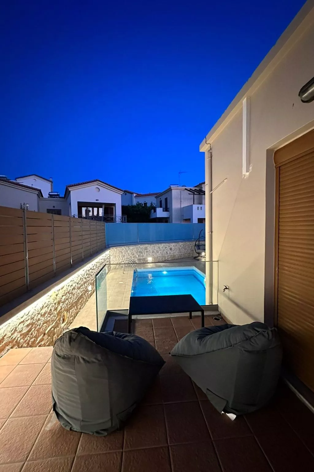 3-Schlafzimmer-Villa mit privatem Pool und Ladegerät für Elektroautos-Image-tags.info