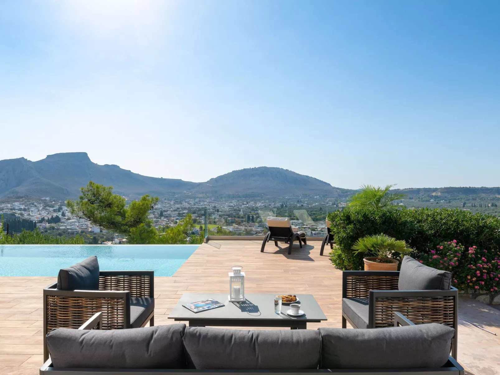 Villa Kamos in Archangelos-Binnen