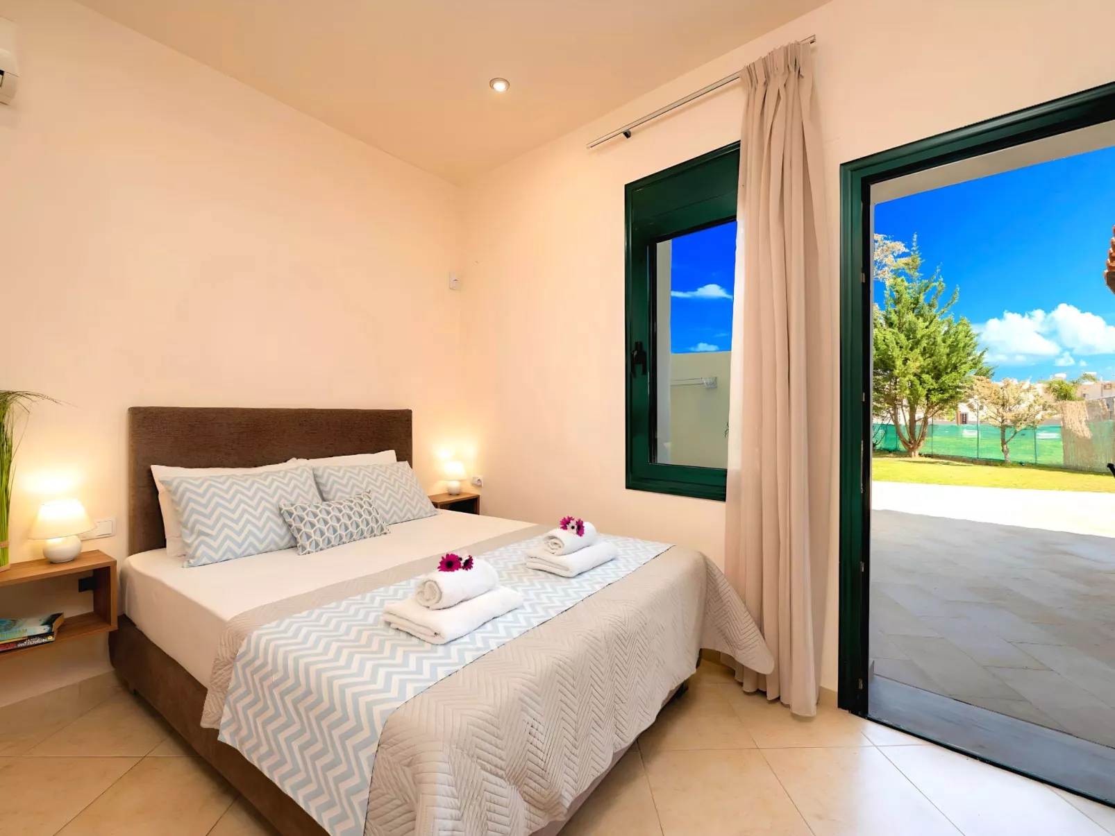 Eliomar Villa am Strand-Image-tags.info