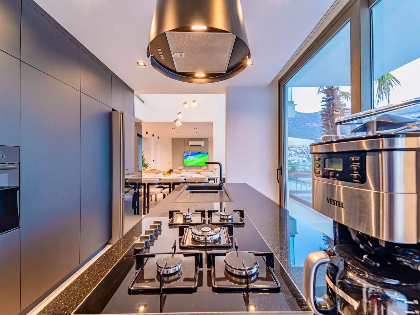 Moderne Luxusvilla für bis zu 12 Personen-Image-tags.info