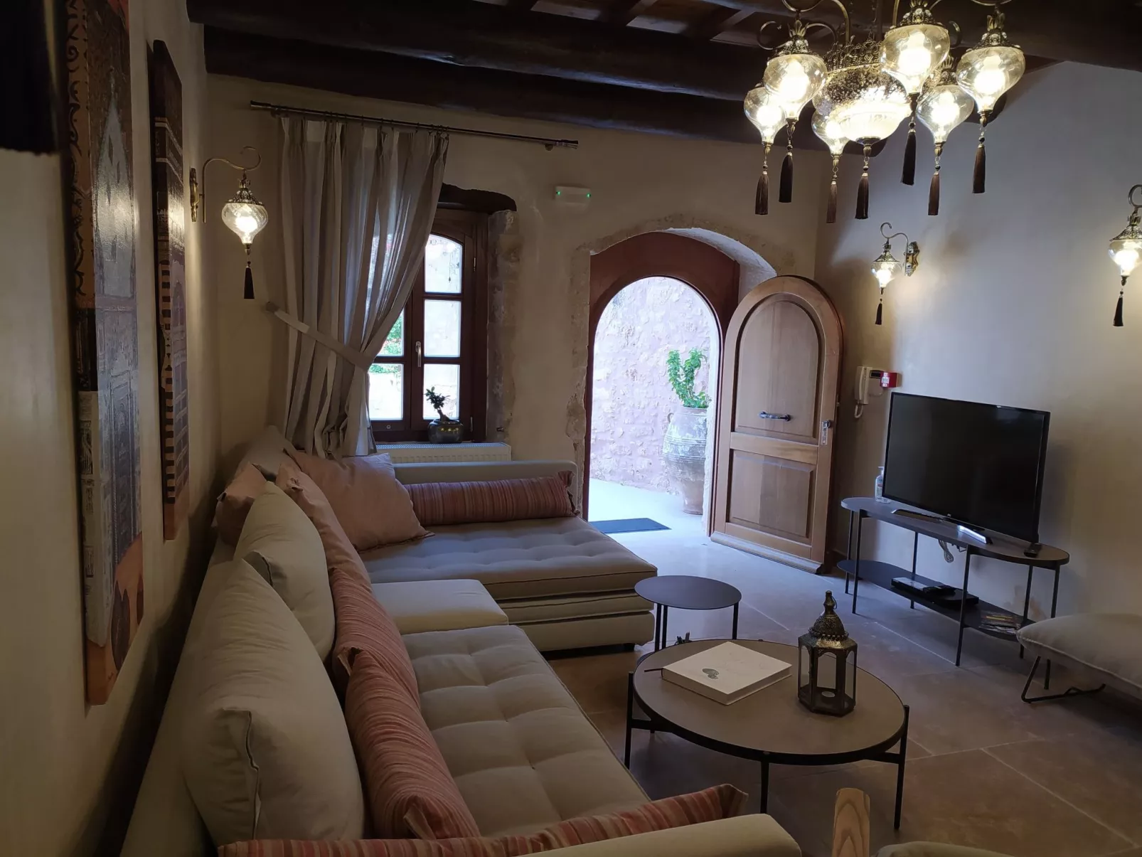 Mit Bergblick-Binnen