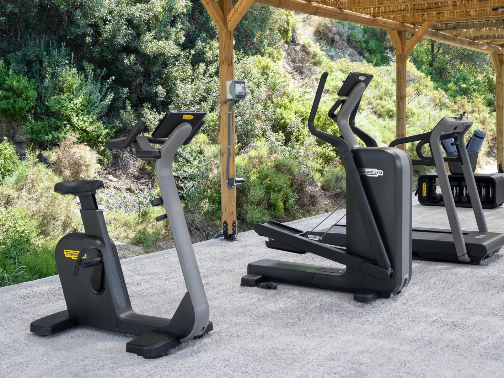 Massari Hills-Miss-Buiten