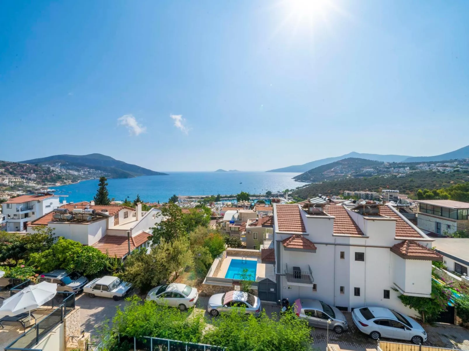 Exklusive Villa mit Infinitypool-Image-tags.info