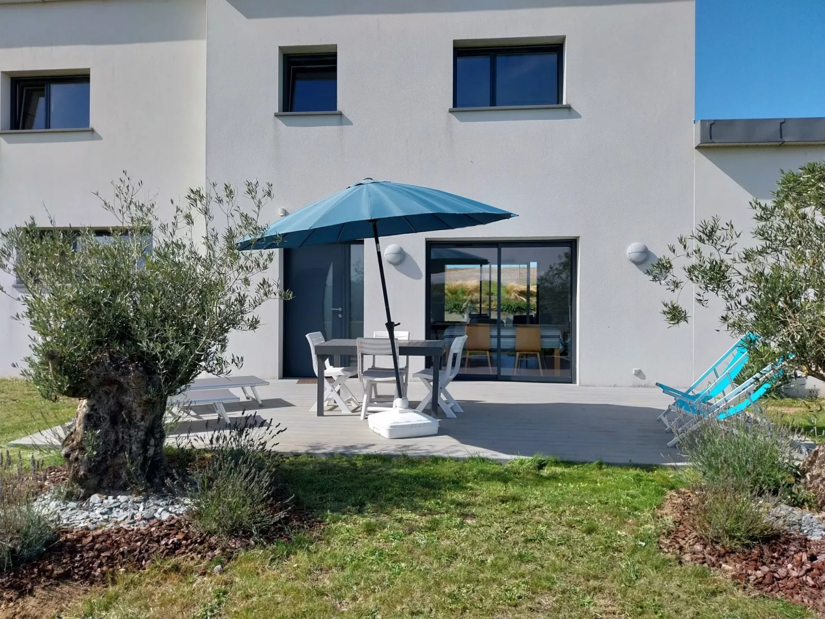 Ein Haus auf der Düne, direkter Zugang zum Strand-Buiten