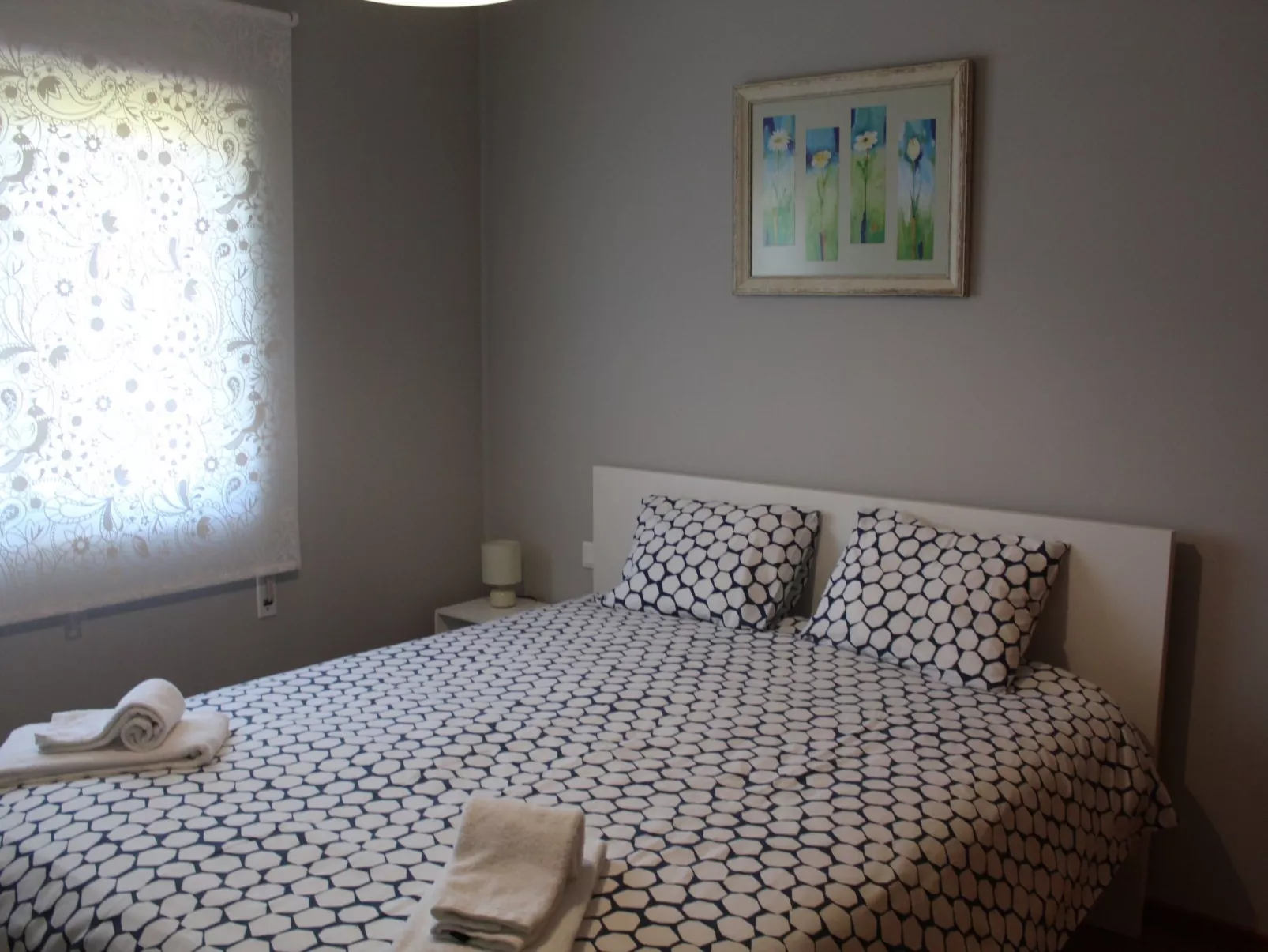 Zwei-Bett-Apartment mit großem Pool-Binnen