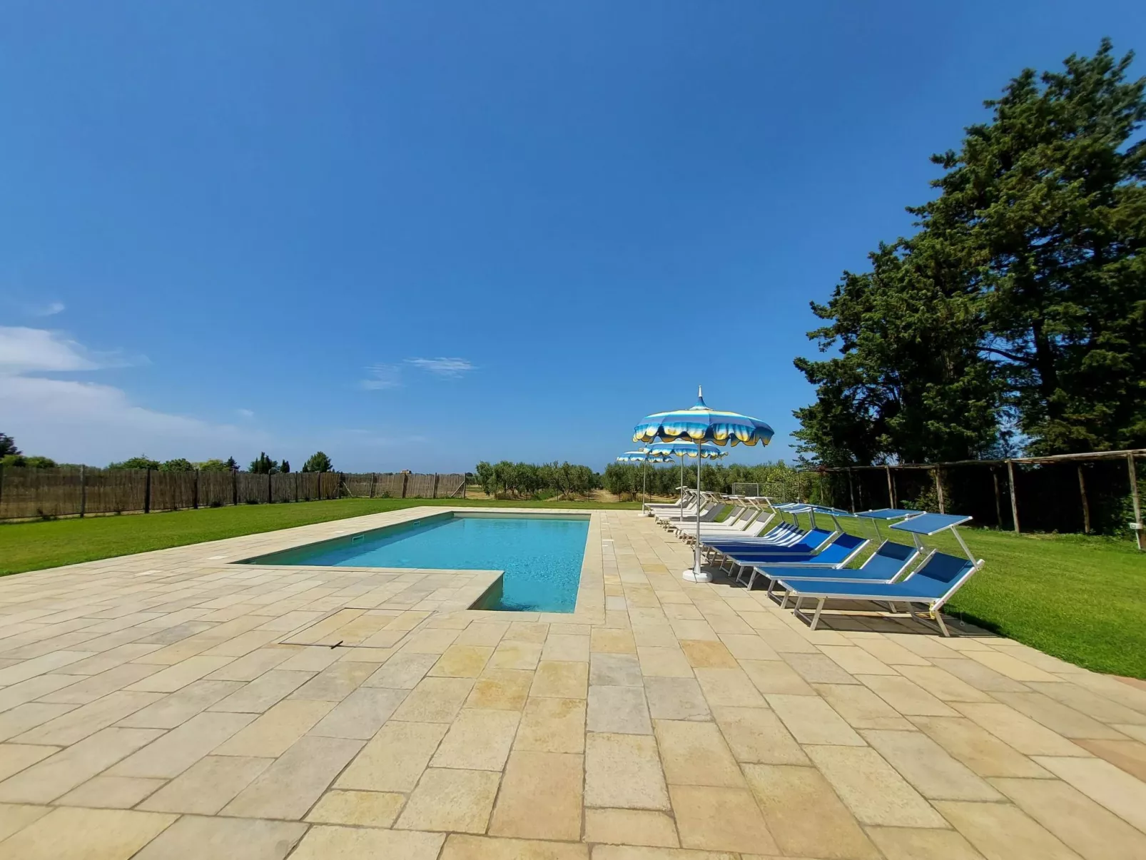 Melo Noce' Wohnung mit Gemeinschaftspool-Buiten