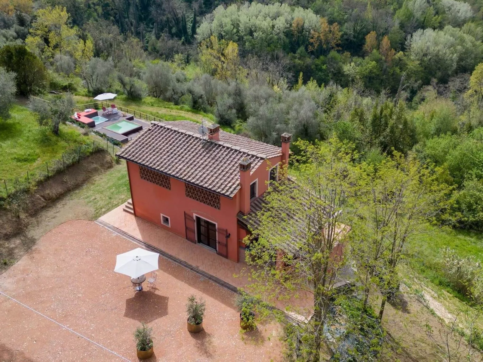 Ferienvilla 'Riparossa' mit eigenem Pool-Buiten