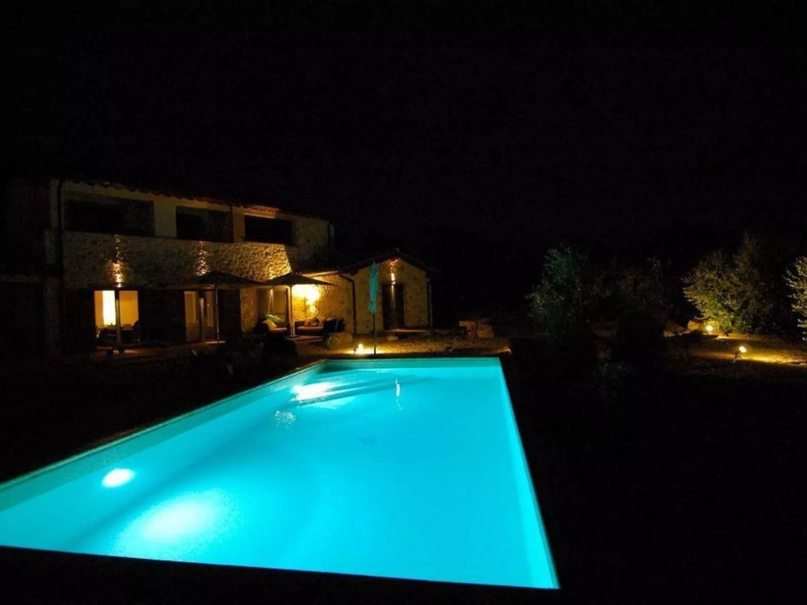 Traumhaftes Anwesen mit Schwimmbad in Meernähe-Buiten