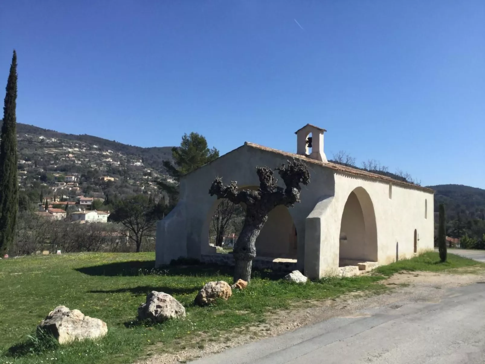 "Meline" mit Aussicht-Buiten