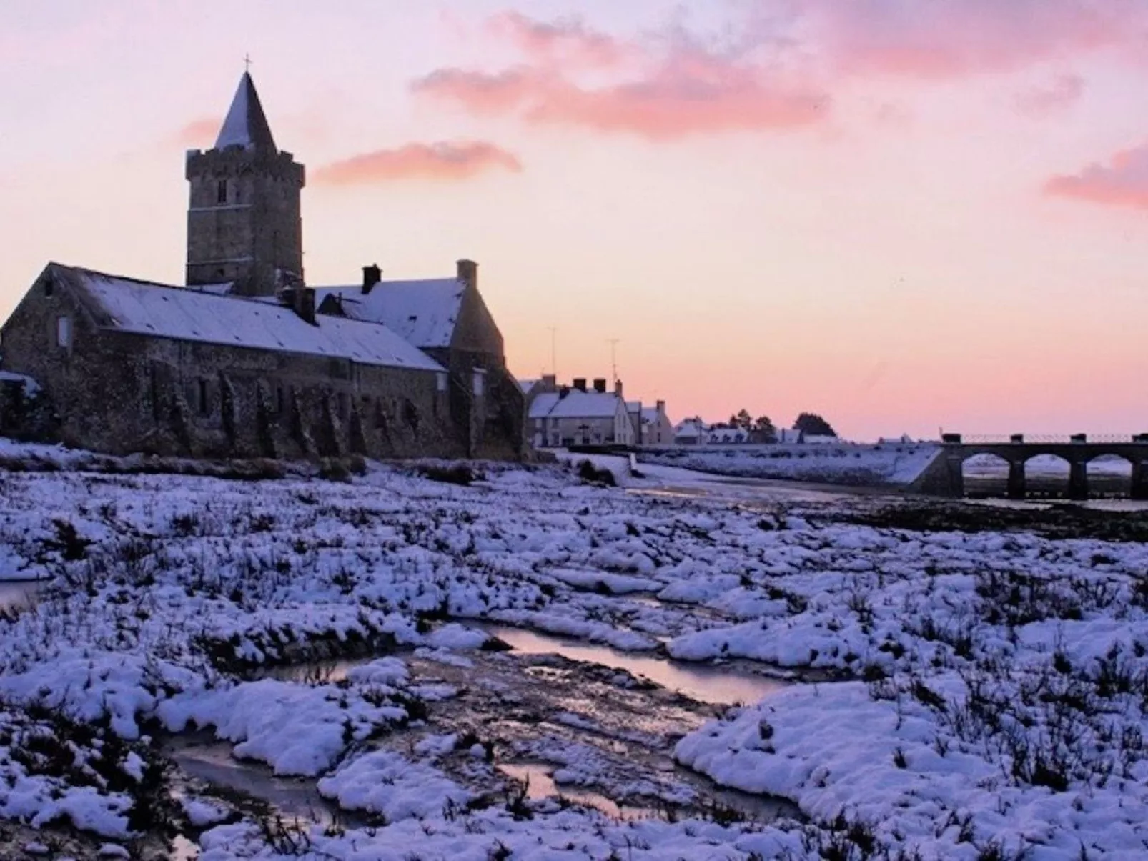 Haus im Erdgeschoss in Strandnähe-Buiten
