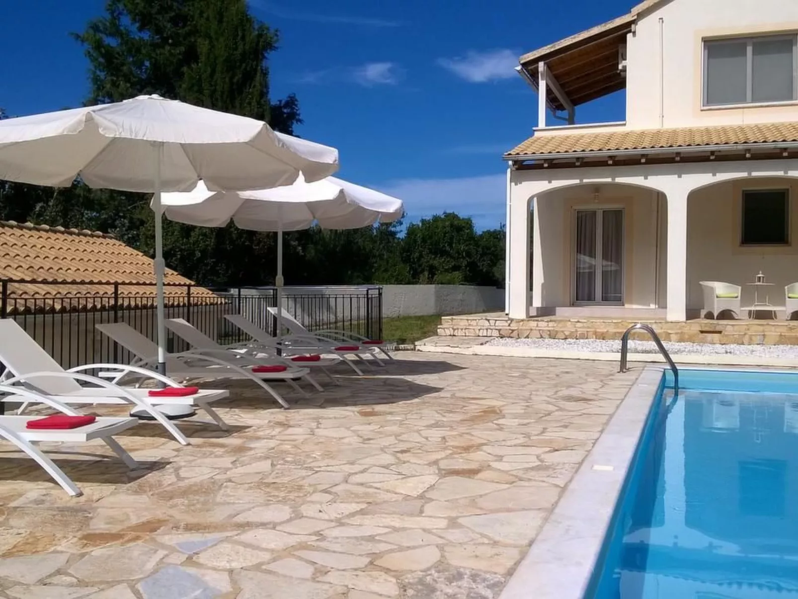 Ferienvilla mit Garten, Grill und Terrasse-Image-tags.info