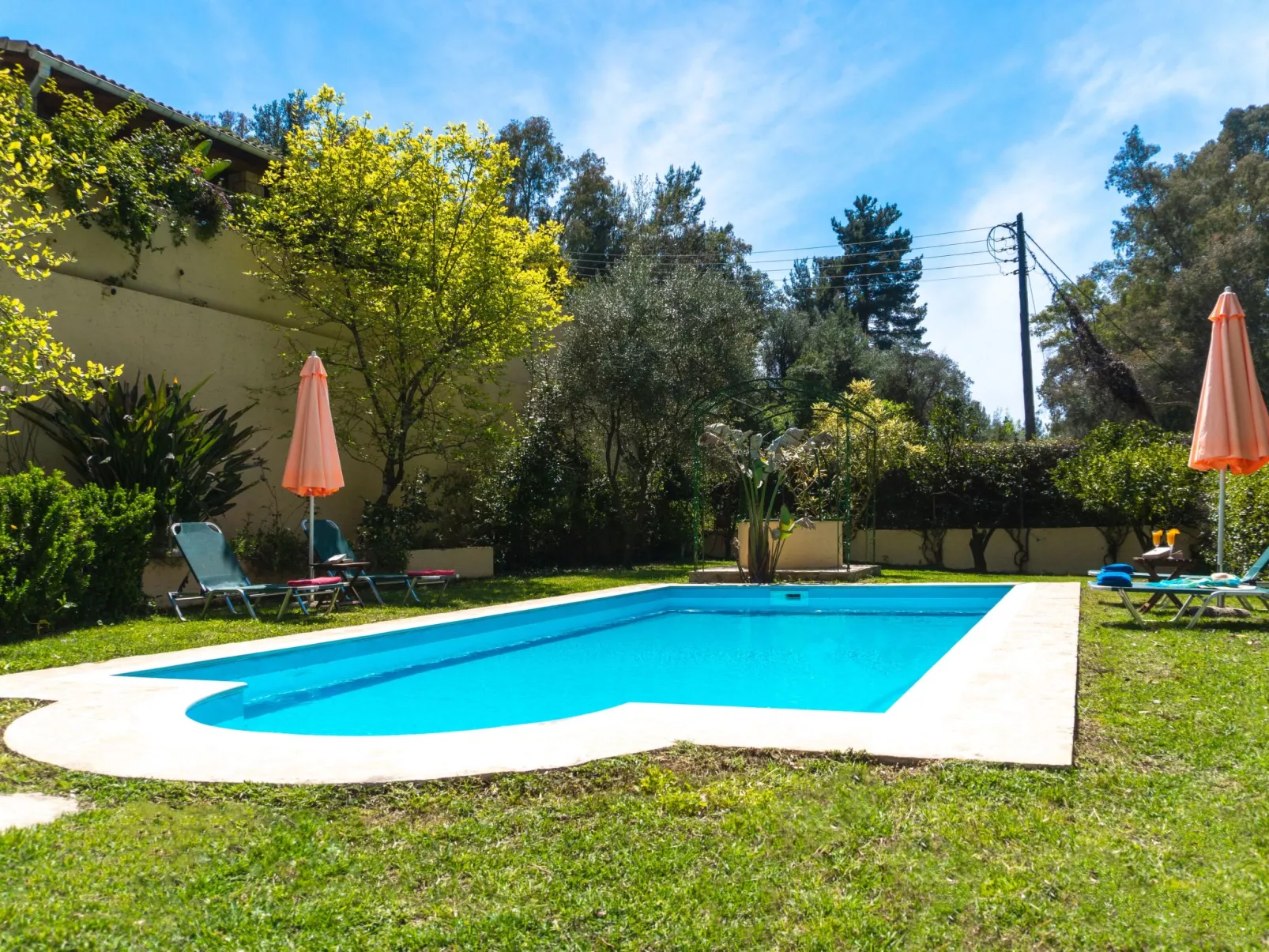 Mit Privatpool für 5 Personen und 1 Kind in Dassia, Nordgriechenland-Buiten