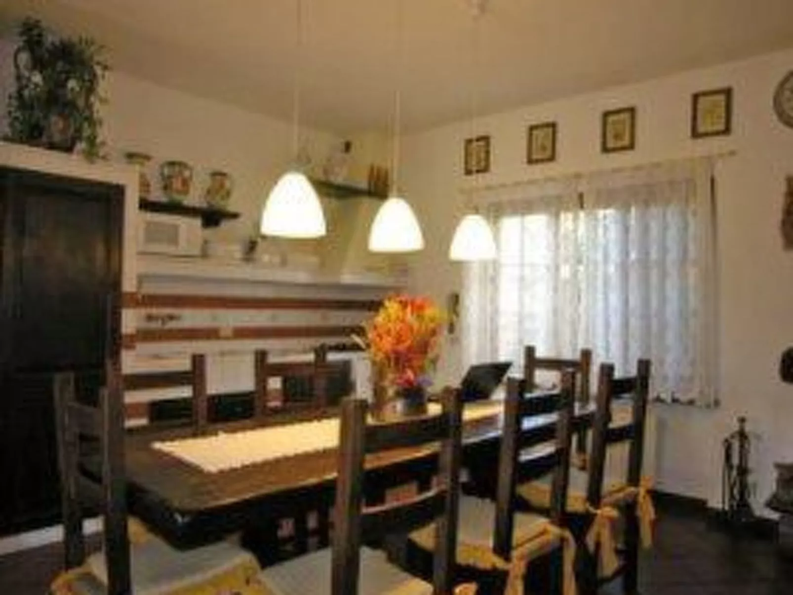 Villa mit privatem überdachbarem Pool-Binnen