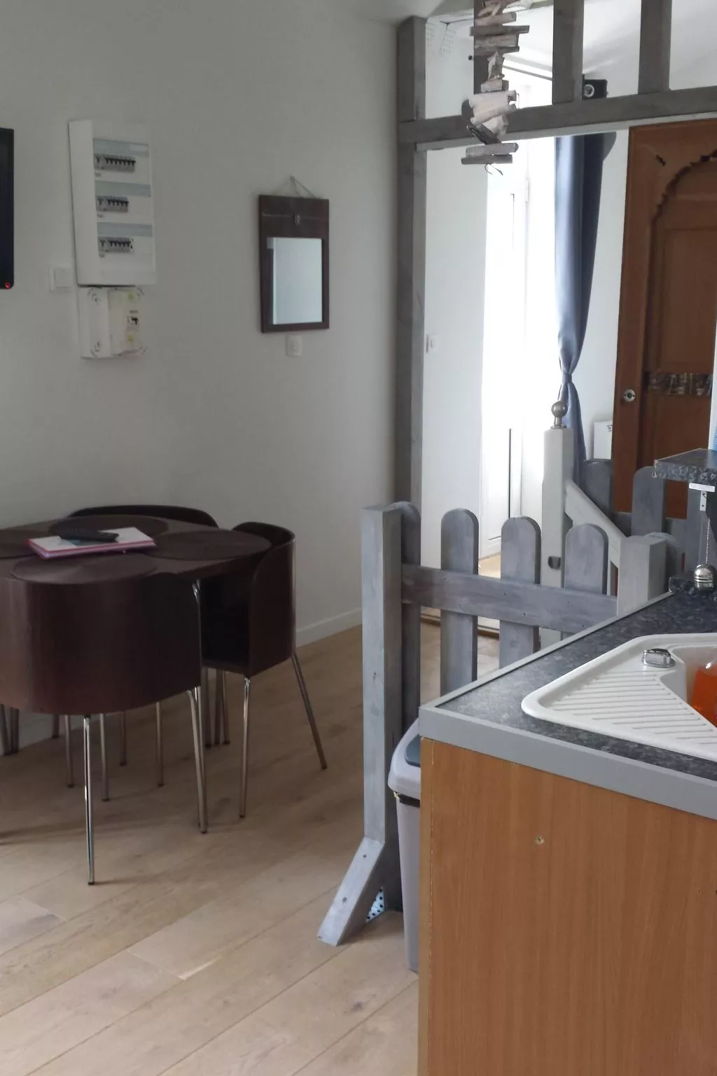 Schöne Unterkunft mit Terrasse in der Nähe des Meeres - Binnen