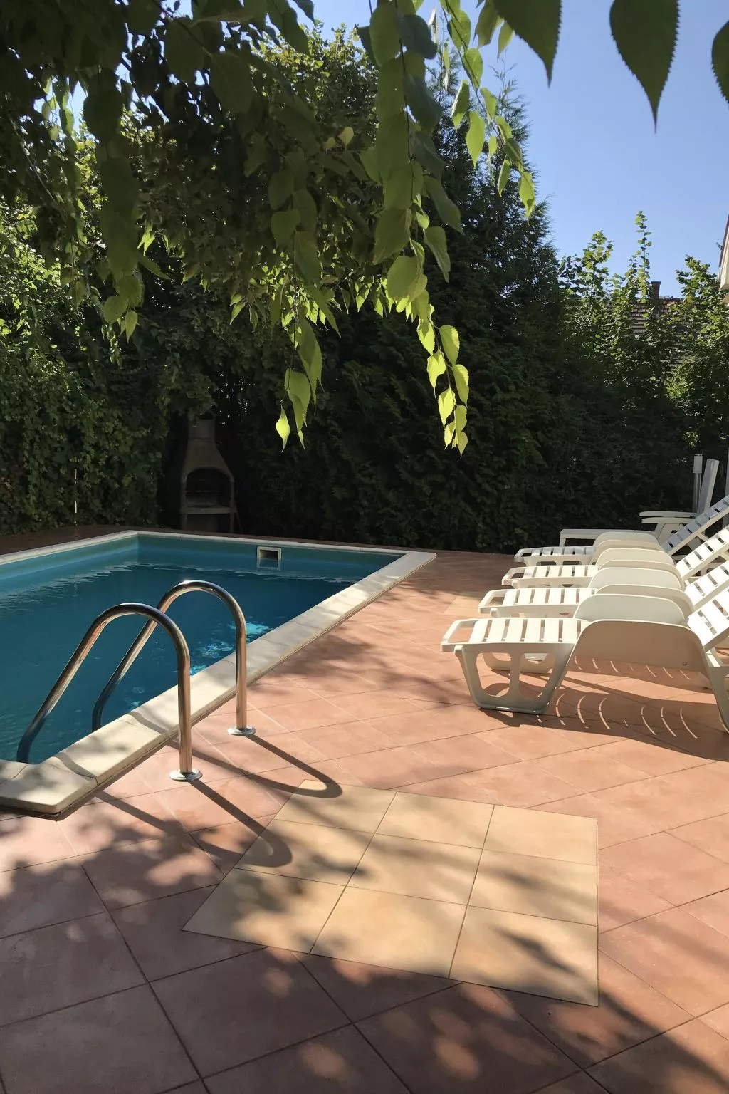 Klimatisiertes Ferienhaus in Siófok mit Grill-Buiten