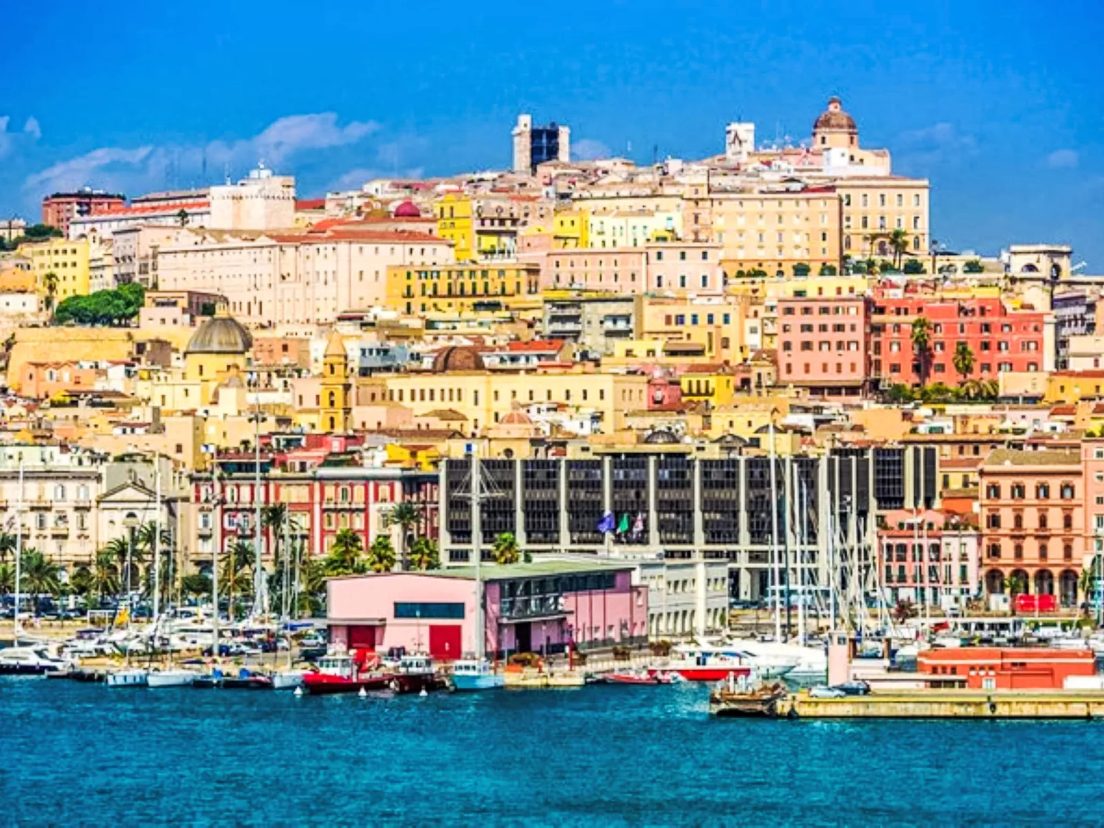 Studio Apartments Altstadt über Manno-Omgeving