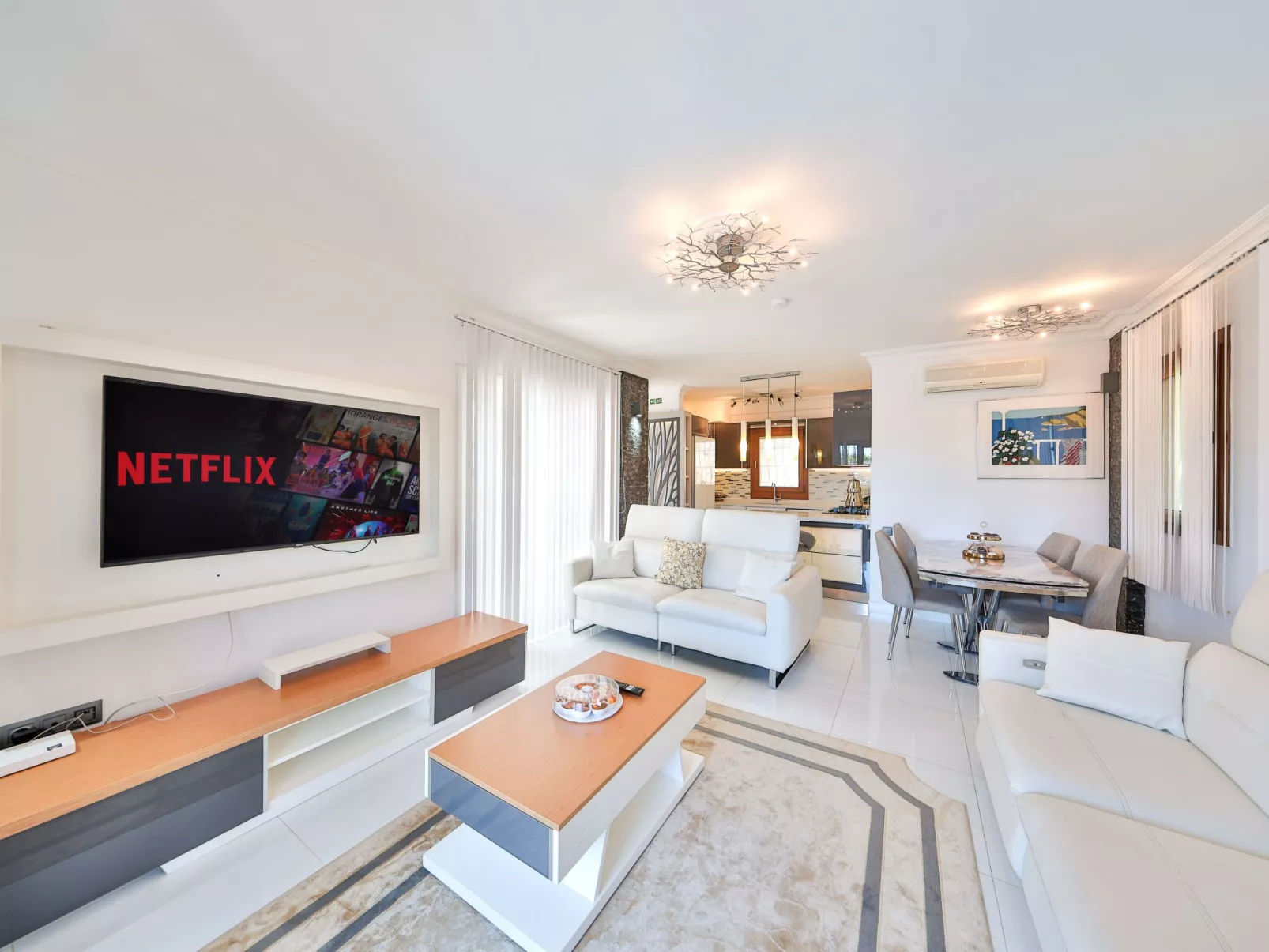 Villa mit Meerblick und privatem Pool-Binnen