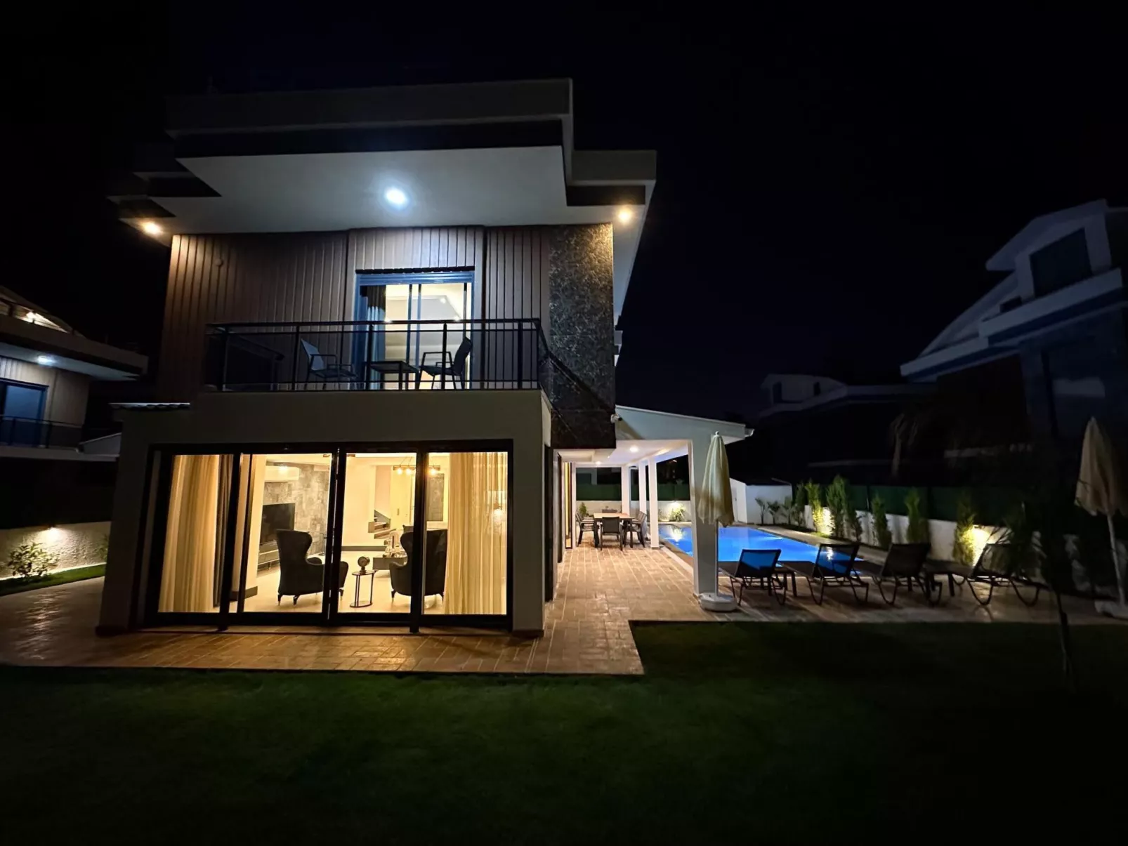 Luxuriöse Villa "Galaxy V2", 300 Meter vom Meer-Image-tags.info