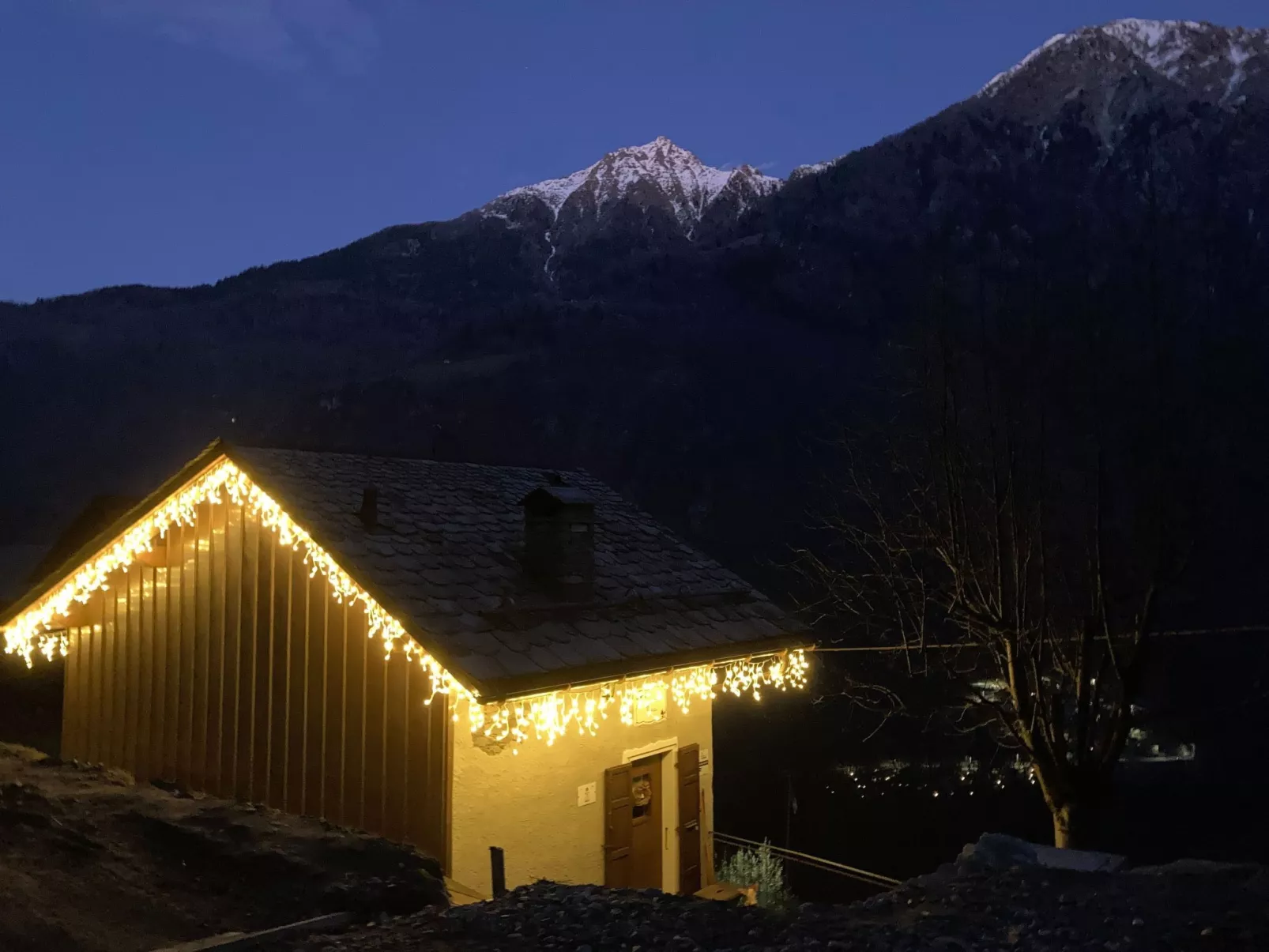 Chalet 'Casa al Pozzo' mit Bergblick-Buiten