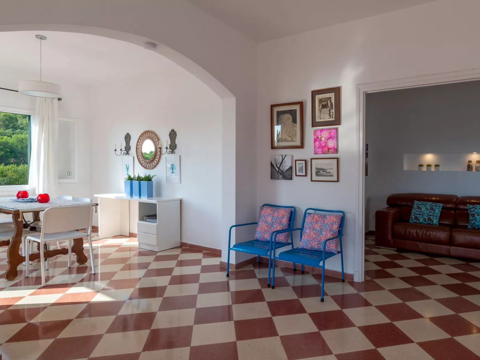 Moderne, frische Familienvilla Allondra - Binnen