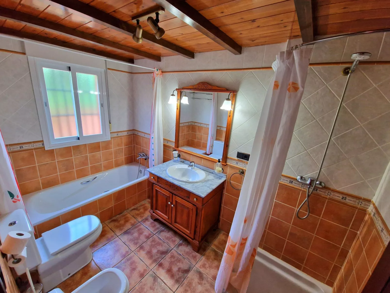 Charmantes Ferienhaus mit Grill und Schwimmingpool-Image-tags.info