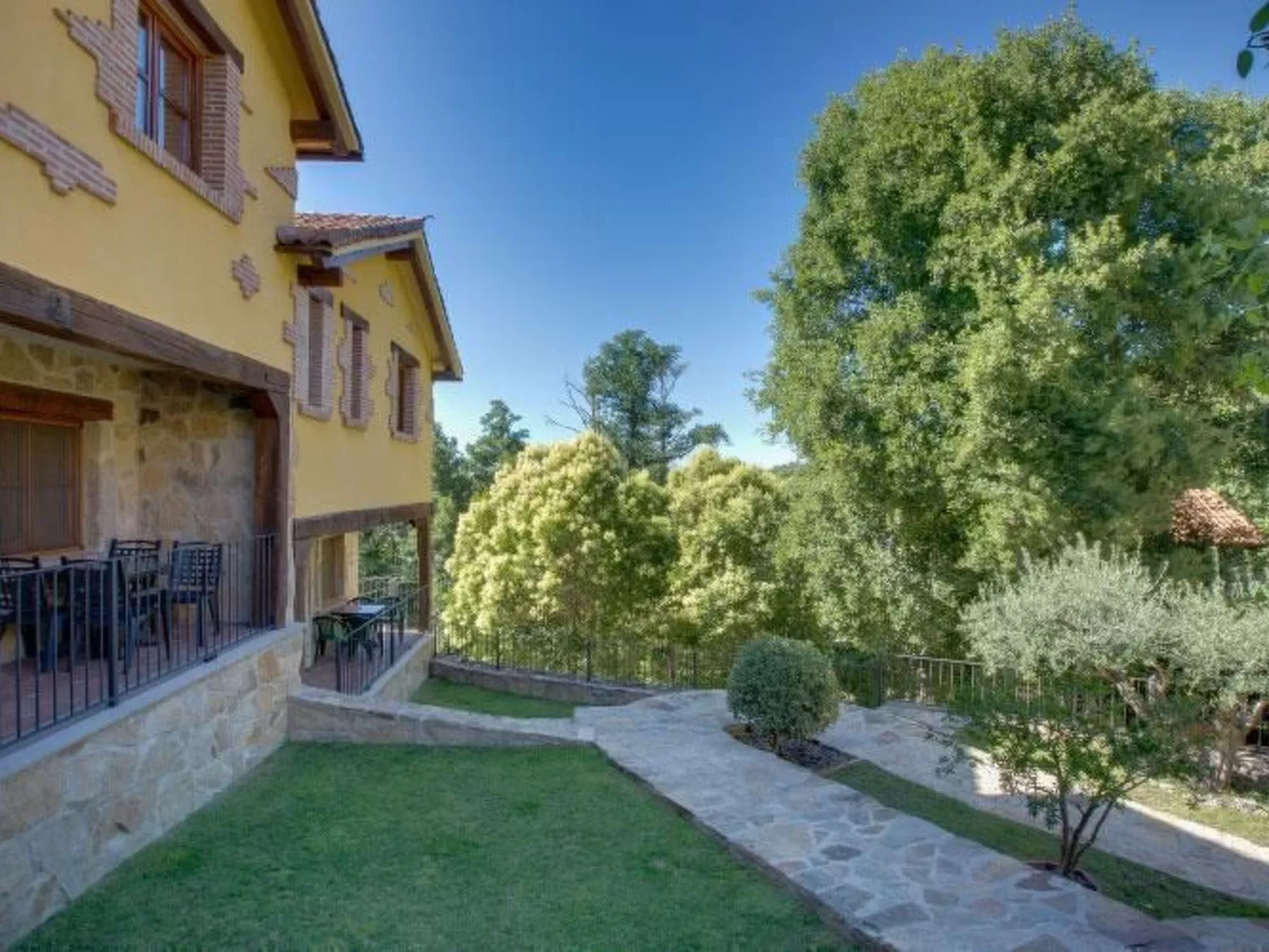 Natürlicher Urlaub in einem Ferienhaus mit Garten und Terrasse-Buiten