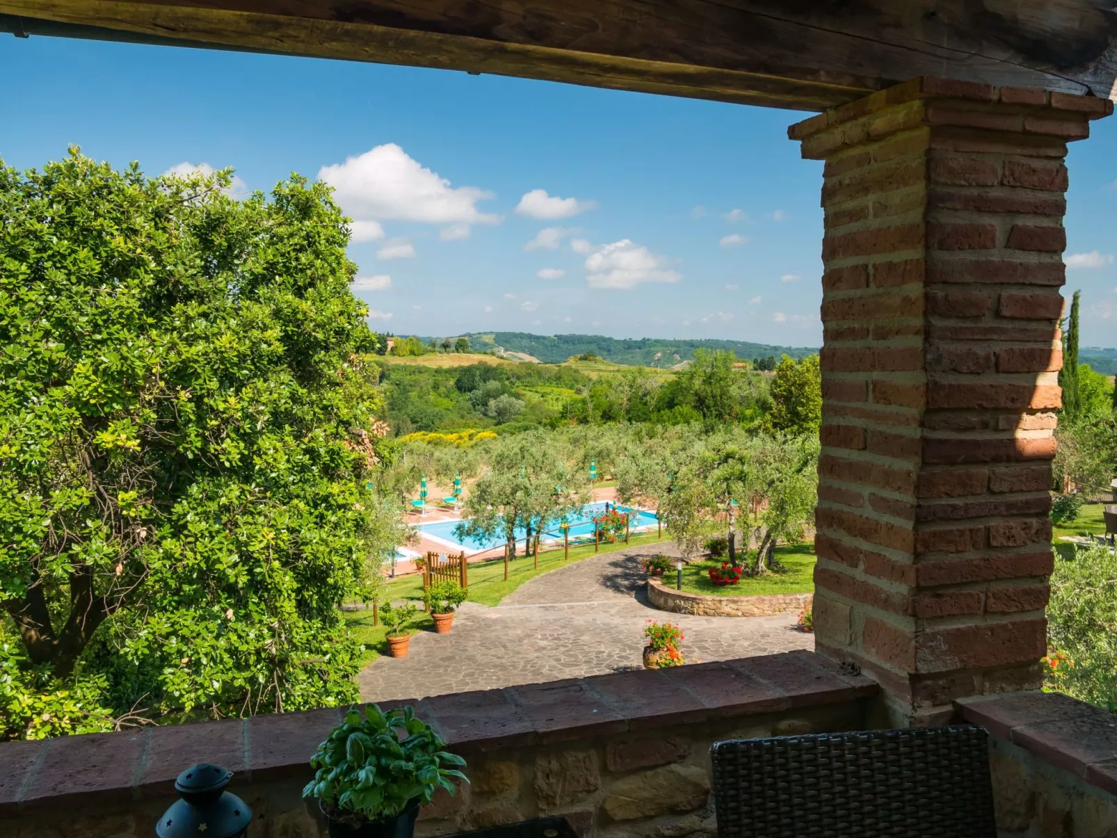 Drei-Zimmer-Wohnungen Borgo Collelungo, erster Stock-Buiten