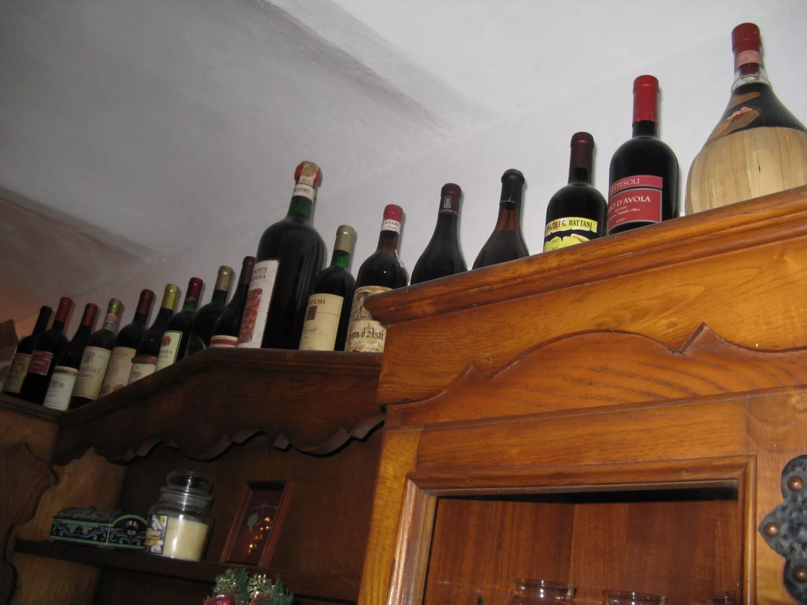 Typisches Bauernhaus mit holzbefeuertem Kamin-Binnen