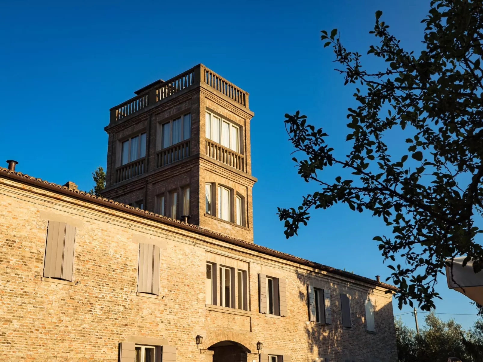 In einem Bauernhaus in den Hügeln, mit Garten und Pool-Buiten