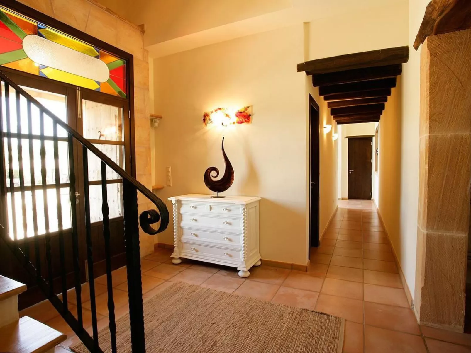 Mit großem Pool,  parkähnlichen Garten-Image-tags.info